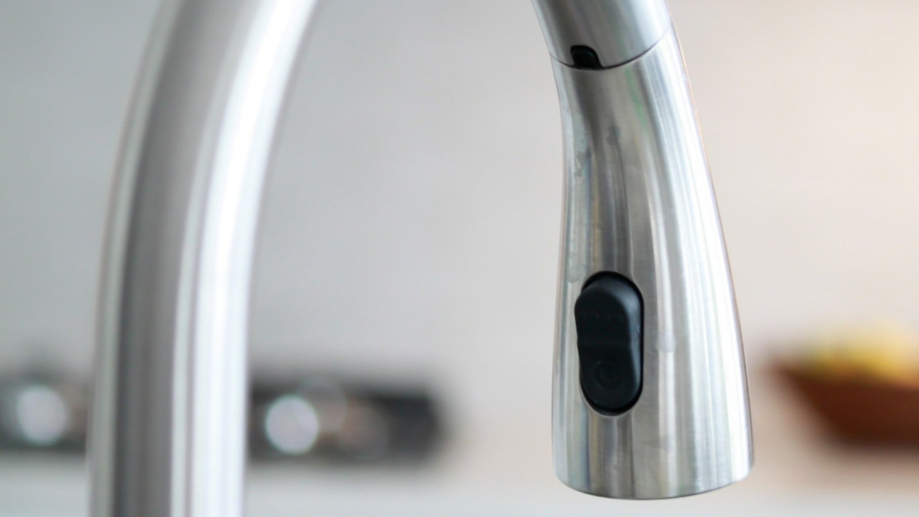 Royalty-plumbing-touchless-faucet