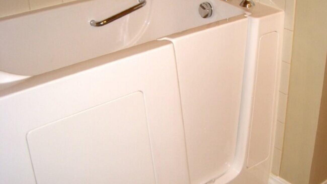 Royalty-plumbing-walk-in-tub