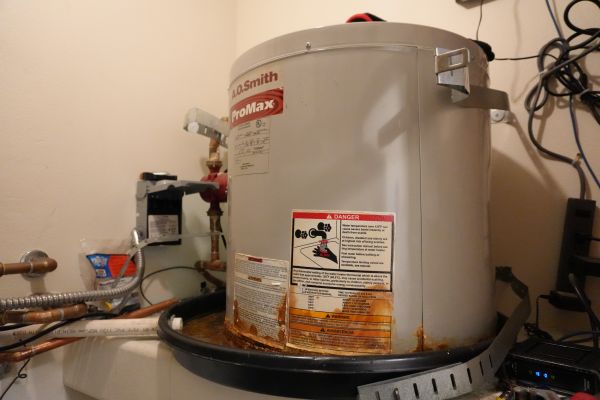Diagram of common water heater problems and failure points